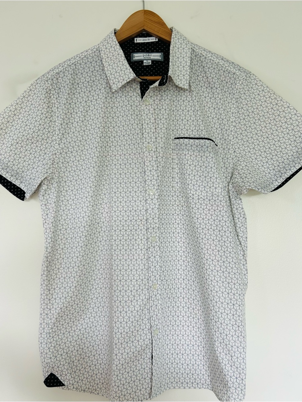 PD&C Men's White Short-Sleeve Button-Up with Navy Geometric Print